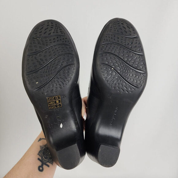 Easy Spirit Black Leather Heeled Shoes Size 7.5 - Picture 6 of 10